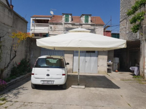 Apartments with a parking space Vodice - 16060